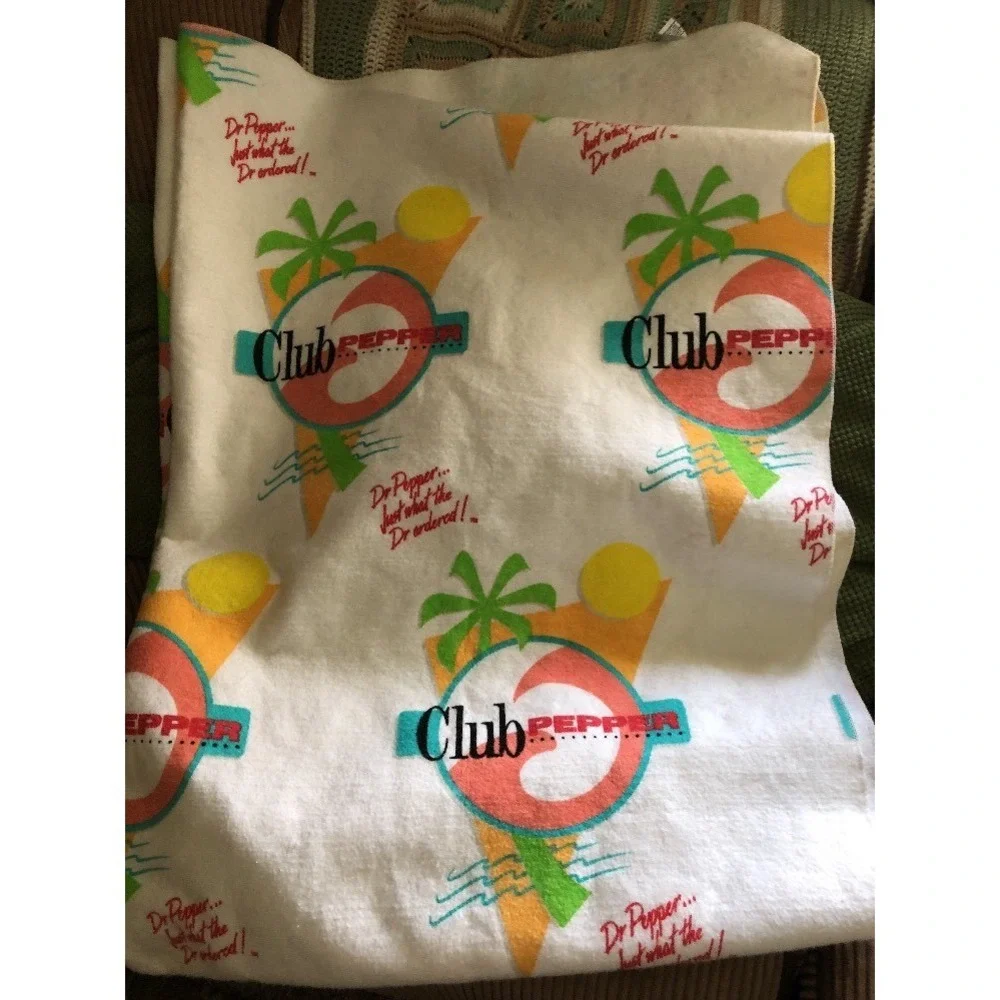 Dr Pepper Beach Towel Unisex OS White Good Vintage Club Pepper‎ 80s Retro USA